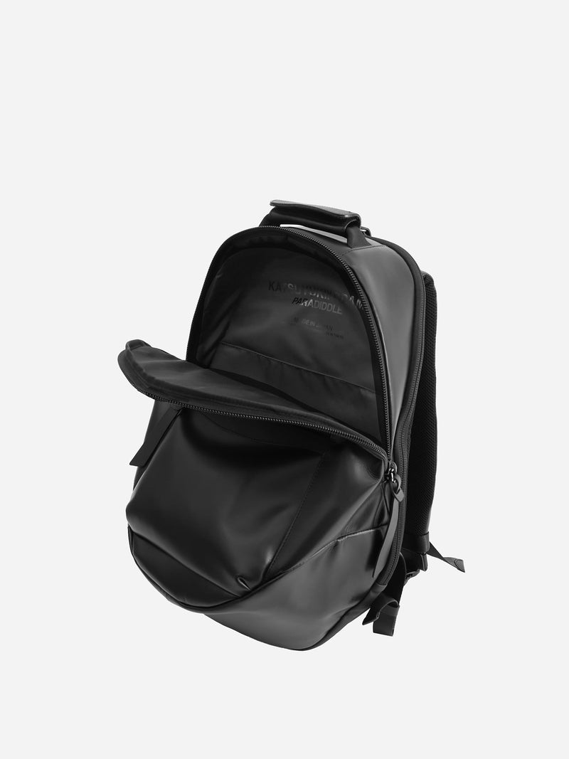 PACK-4 leather backpack (for 16inch pc) ビジネスシーンにも合わせ易いカツユキコダマのレザーバックパック