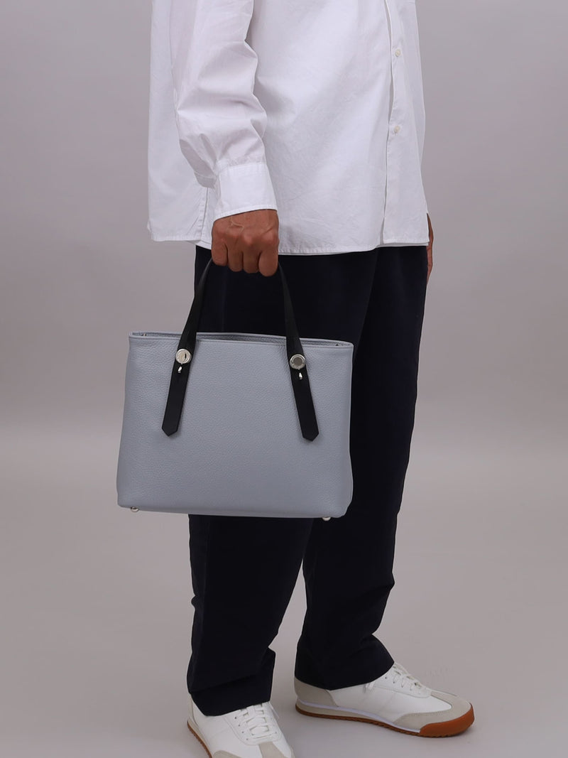 ミニレザートート 限定カラーのブルーミスト×ブラックハンドル