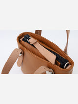 プチレザートートバッグ 限定カラーのキャメル× ヌードヌメハンドル