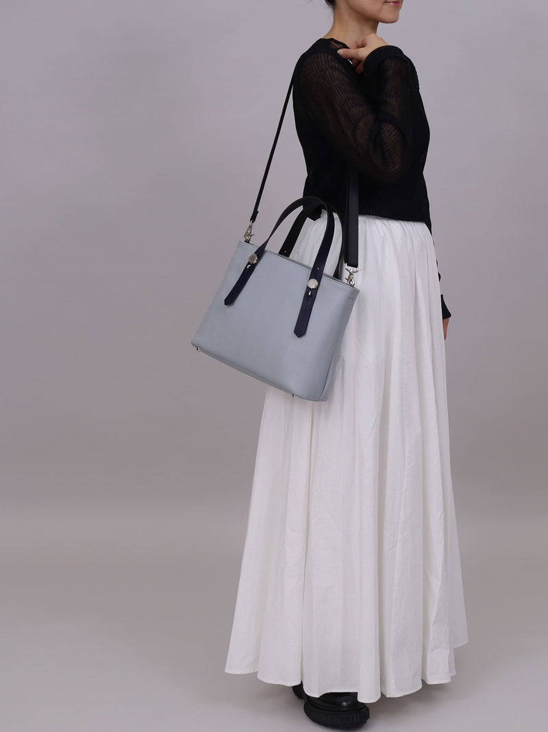 ミニレザートート 限定カラーのブルーミスト×ネイビーハンドル