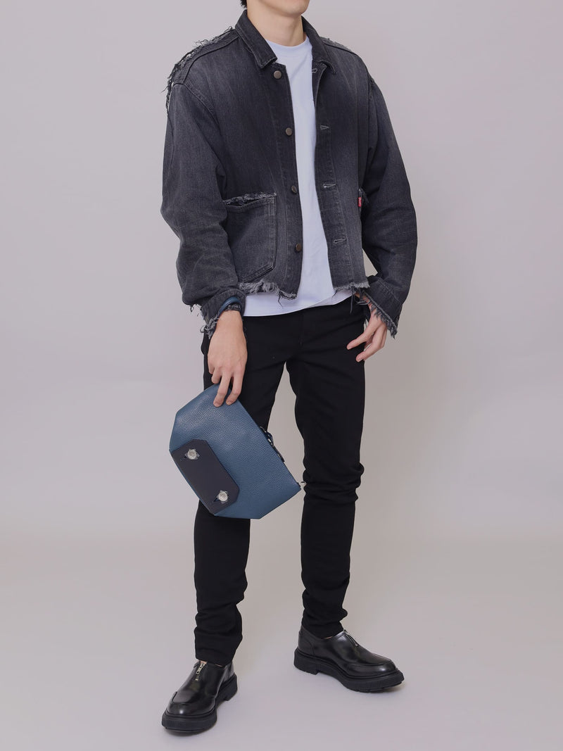 スマートながら個性的なクラッチ&ショルダーバッグ_SURGE #NAVY