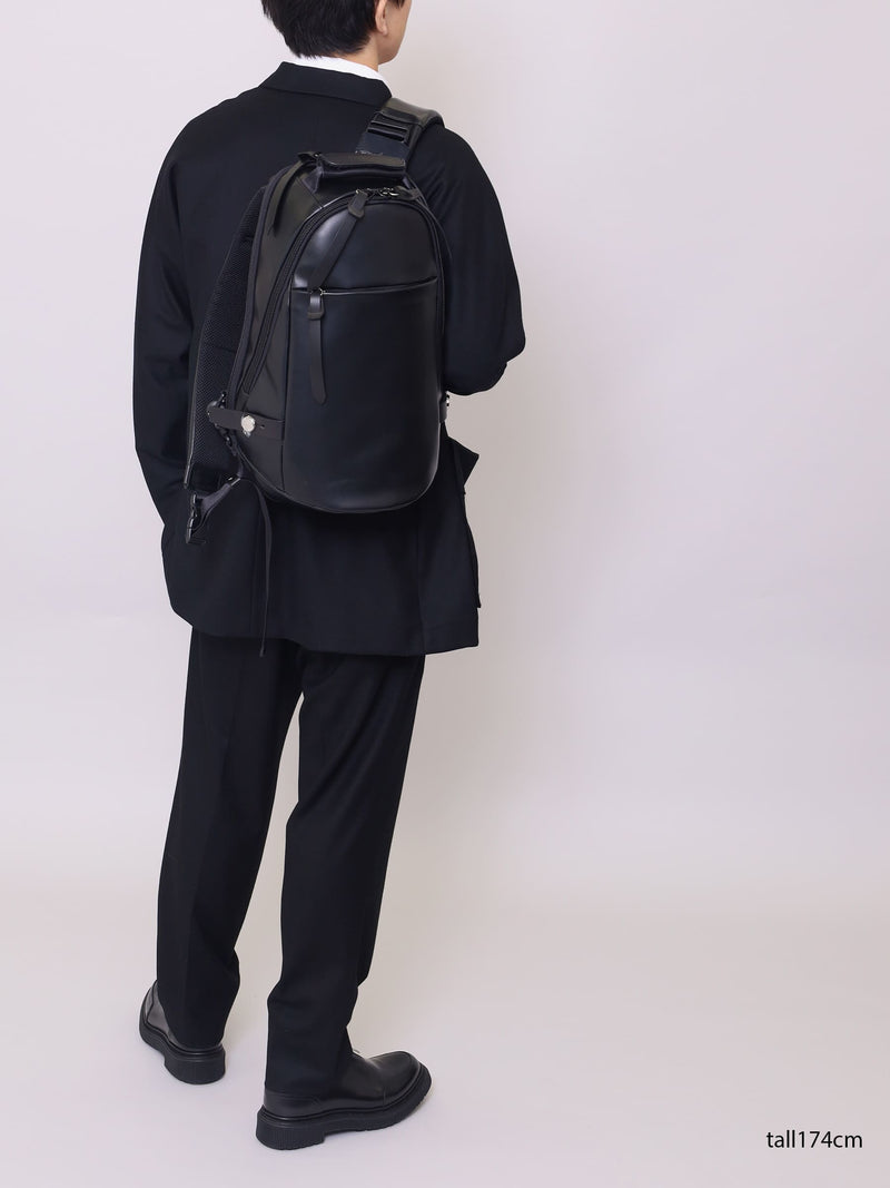 PACK-6-leather backpack (for 14inch pc) ビジネスバッグにお薦め。スーツに合わせ易いカツユキコダマのバックパック