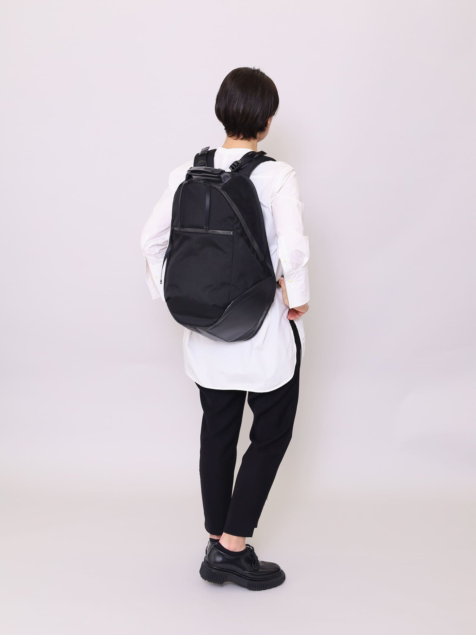 雨天でも使い易いナイロンバックパック designers backpak